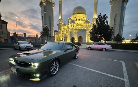 Dodge Challenger III рестайлинг 2, 2021 год, 2 150 000 рублей, 3 фотография