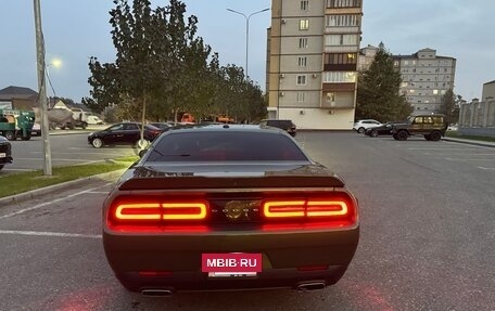 Dodge Challenger III рестайлинг 2, 2021 год, 2 150 000 рублей, 6 фотография