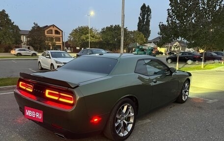 Dodge Challenger III рестайлинг 2, 2021 год, 2 150 000 рублей, 5 фотография