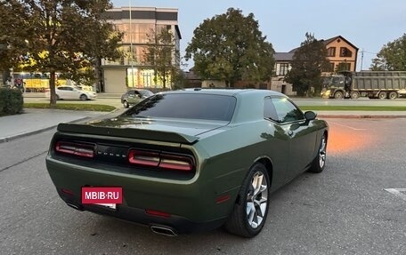 Dodge Challenger III рестайлинг 2, 2021 год, 2 150 000 рублей, 12 фотография