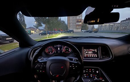 Dodge Challenger III рестайлинг 2, 2021 год, 2 150 000 рублей, 17 фотография