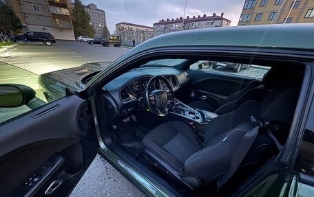 Dodge Challenger III рестайлинг 2, 2021 год, 2 150 000 рублей, 16 фотография