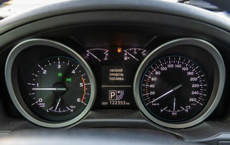 Toyota Land Cruiser 200, 2015 год, 4 798 000 рублей, 9 фотография