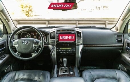 Toyota Land Cruiser 200, 2015 год, 4 798 000 рублей, 13 фотография