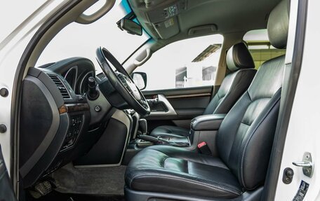 Toyota Land Cruiser 200, 2015 год, 4 798 000 рублей, 30 фотография