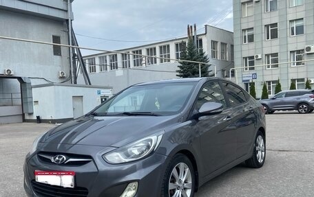 Hyundai Solaris II рестайлинг, 2012 год, 850 000 рублей, 1 фотография