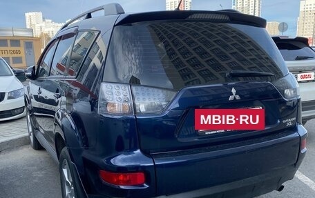 Mitsubishi Outlander III рестайлинг 3, 2011 год, 1 050 000 рублей, 4 фотография