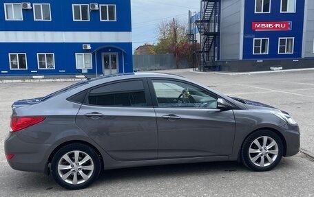 Hyundai Solaris II рестайлинг, 2012 год, 850 000 рублей, 3 фотография