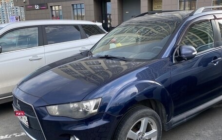 Mitsubishi Outlander III рестайлинг 3, 2011 год, 1 050 000 рублей, 2 фотография
