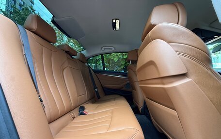 BMW 5 серия, 2018 год, 3 790 000 рублей, 14 фотография