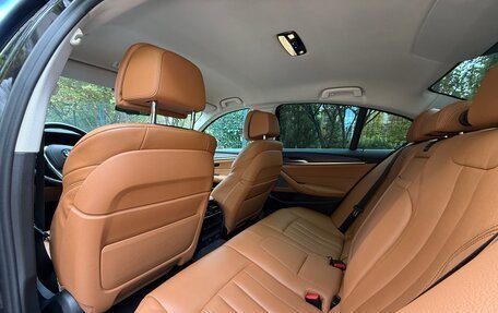 BMW 5 серия, 2018 год, 3 790 000 рублей, 15 фотография