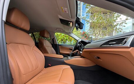 BMW 5 серия, 2018 год, 3 790 000 рублей, 16 фотография