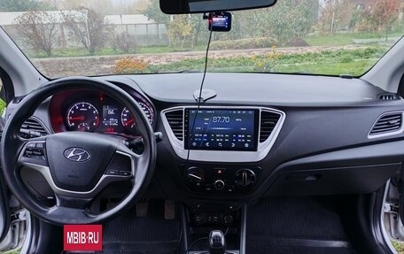 Hyundai Solaris II рестайлинг, 2017 год, 1 200 000 рублей, 9 фотография