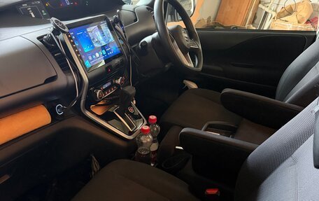 Nissan Serena IV, 2017 год, 1 500 000 рублей, 12 фотография