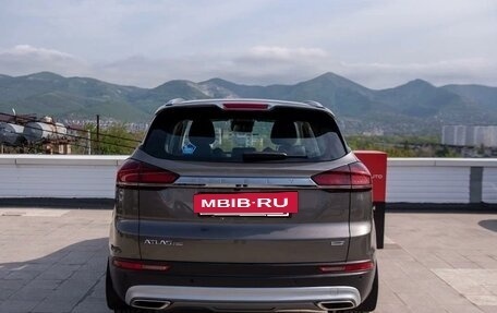 Geely Atlas, 2024 год, 1 820 000 рублей, 3 фотография