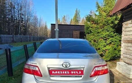 Toyota Camry, 2010 год, 950 000 рублей, 3 фотография