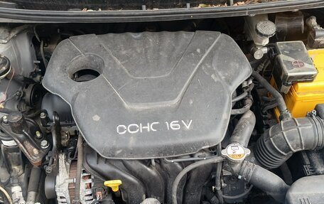 Hyundai Elantra VI, 2013 год, 800 000 рублей, 2 фотография