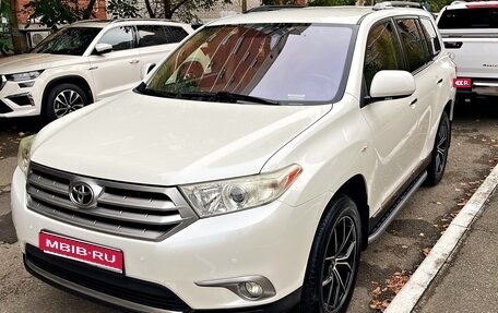 Toyota Highlander III, 2012 год, 2 290 000 рублей, 1 фотография