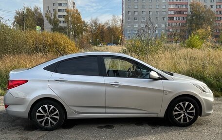 Hyundai Solaris II рестайлинг, 2011 год, 850 000 рублей, 4 фотография