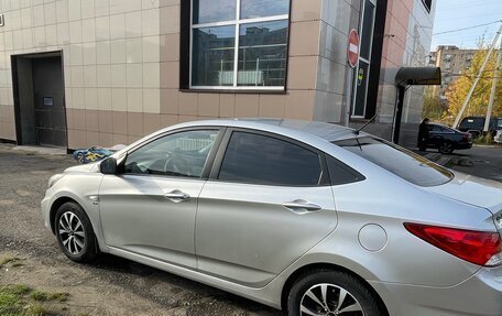 Hyundai Solaris II рестайлинг, 2011 год, 850 000 рублей, 3 фотография