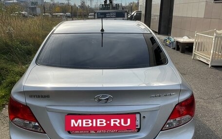 Hyundai Solaris II рестайлинг, 2011 год, 850 000 рублей, 2 фотография