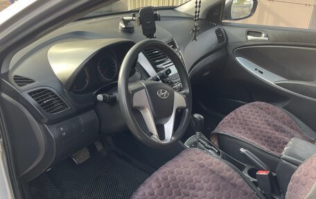 Hyundai Solaris II рестайлинг, 2011 год, 850 000 рублей, 6 фотография