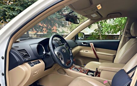 Toyota Highlander III, 2012 год, 2 290 000 рублей, 9 фотография