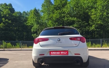 Alfa Romeo Giulietta, 2011 год, 870 000 рублей, 3 фотография