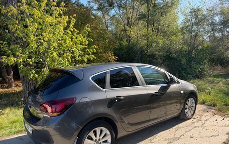 Opel Astra J, 2011 год, 750 000 рублей, 4 фотография