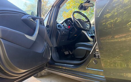 Opel Astra J, 2011 год, 750 000 рублей, 10 фотография
