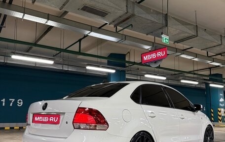 Volkswagen Polo VI (EU Market), 2013 год, 900 000 рублей, 1 фотография