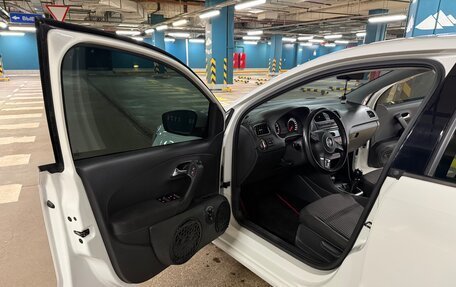 Volkswagen Polo VI (EU Market), 2013 год, 900 000 рублей, 10 фотография