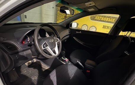 Hyundai Solaris II рестайлинг, 2015 год, 950 000 рублей, 29 фотография