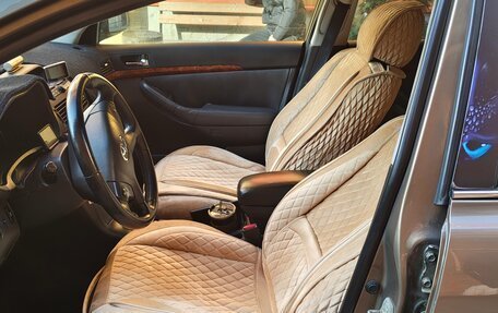 Toyota Avensis III рестайлинг, 2004 год, 750 000 рублей, 10 фотография