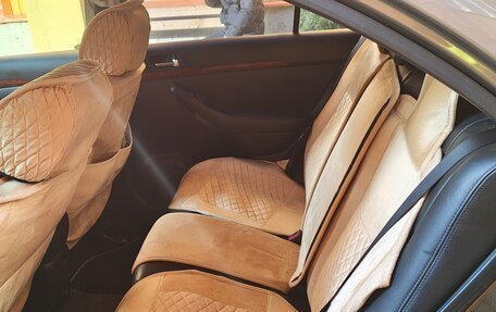 Toyota Avensis III рестайлинг, 2004 год, 750 000 рублей, 9 фотография