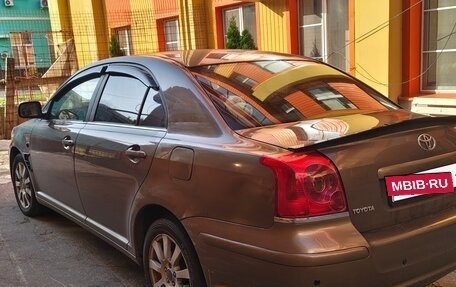 Toyota Avensis III рестайлинг, 2004 год, 750 000 рублей, 8 фотография