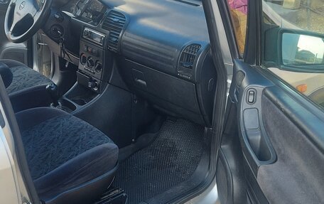 Opel Zafira A рестайлинг, 2001 год, 295 000 рублей, 4 фотография
