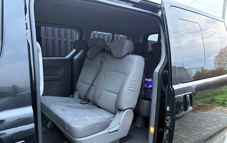 Hyundai H-1 II рестайлинг, 2011 год, 1 500 000 рублей, 13 фотография