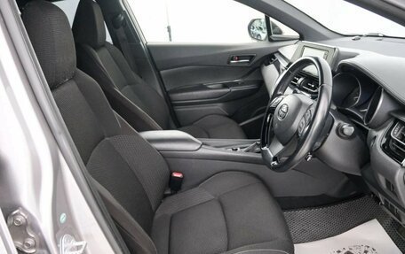 Toyota C-HR I рестайлинг, 2017 год, 1 869 000 рублей, 8 фотография