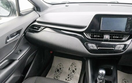 Toyota C-HR I рестайлинг, 2017 год, 1 869 000 рублей, 12 фотография
