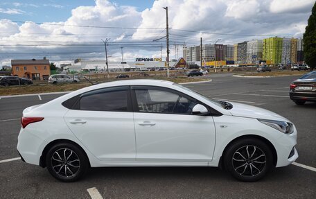 Hyundai Solaris II рестайлинг, 2018 год, 1 400 000 рублей, 4 фотография