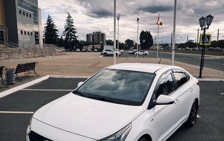 Hyundai Solaris II рестайлинг, 2018 год, 1 400 000 рублей, 2 фотография