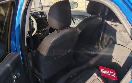 Renault Logan II, 2017 год, 695 000 рублей, 6 фотография