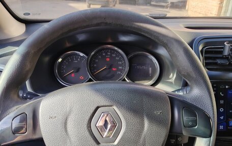 Renault Logan II, 2017 год, 695 000 рублей, 8 фотография
