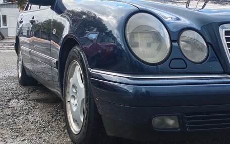Mercedes-Benz E-Класс, 1998 год, 600 000 рублей, 3 фотография