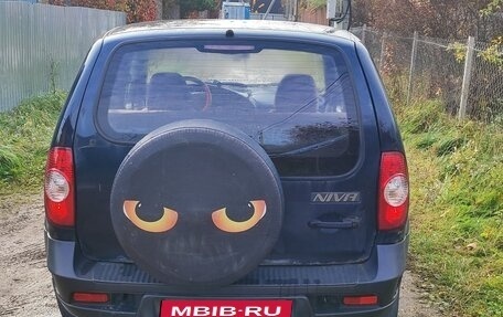 Chevrolet Niva I рестайлинг, 2011 год, 300 000 рублей, 4 фотография