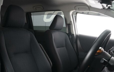 Toyota Sienta II, 2016 год, 1 250 000 рублей, 9 фотография