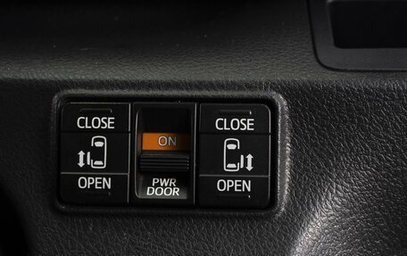 Toyota Sienta II, 2016 год, 1 250 000 рублей, 18 фотография