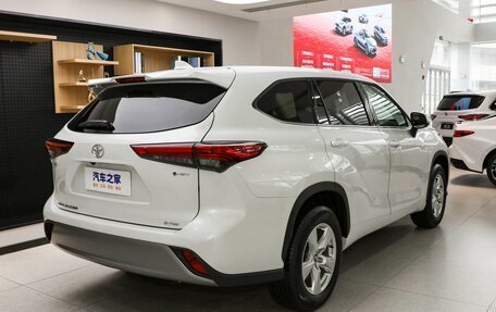 Toyota Highlander, 2026 год, 5 250 000 рублей, 6 фотография