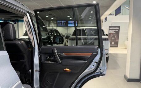 Mitsubishi Pajero IV рестайлинг 2, 2008 год, 1 425 000 рублей, 10 фотография
